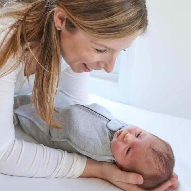 Hovedbilde Woombie Babysvøp Grow With Me 0-18 Mnd Grå 1 stk